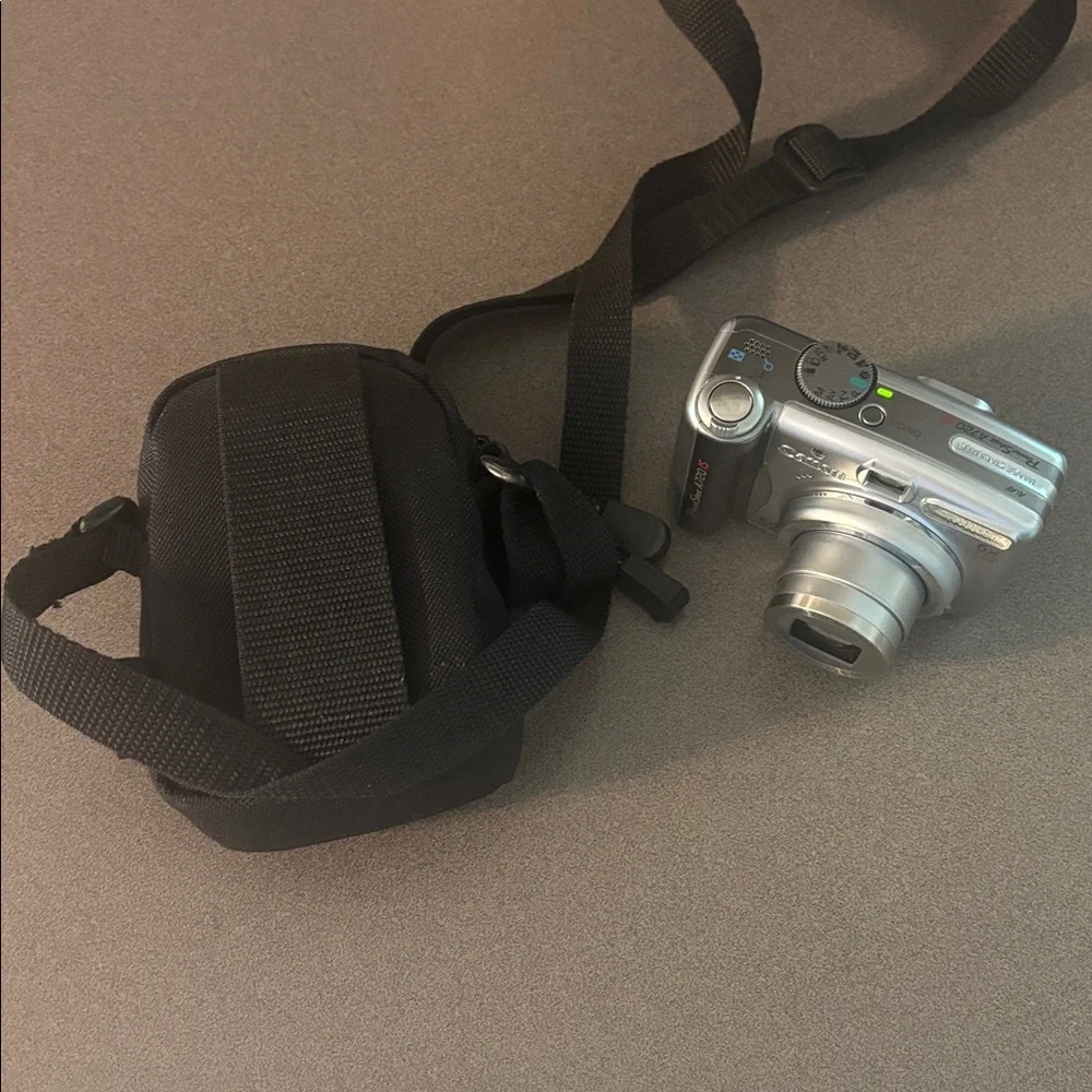 Canon A720 IS Silver Digital Camera / Video Recorder (and case)